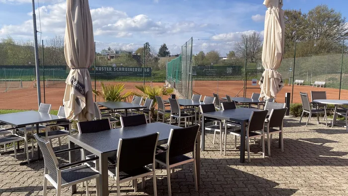 Die Sonnenterrasse des Clubhauses